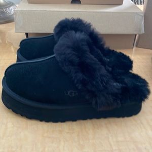 Ugg Women’s Disquette Slipper.